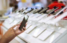 mazh-zadigna-smartfon-ofis-mobilen-240.jpg