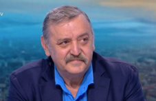 prof-kantardzhiev-doblizhavame-plato-158.png