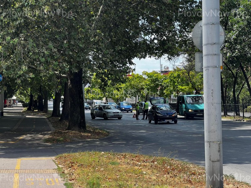 Коли се удариха в Пловдив, и двете шофирани от жени