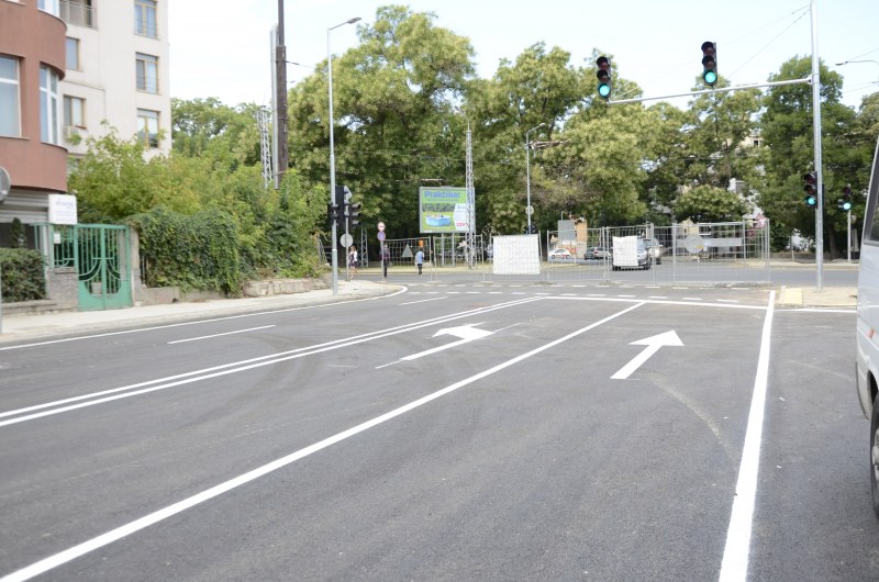 Пускането на движението по ремонтираната част на улица „Даме Груев” се отложи