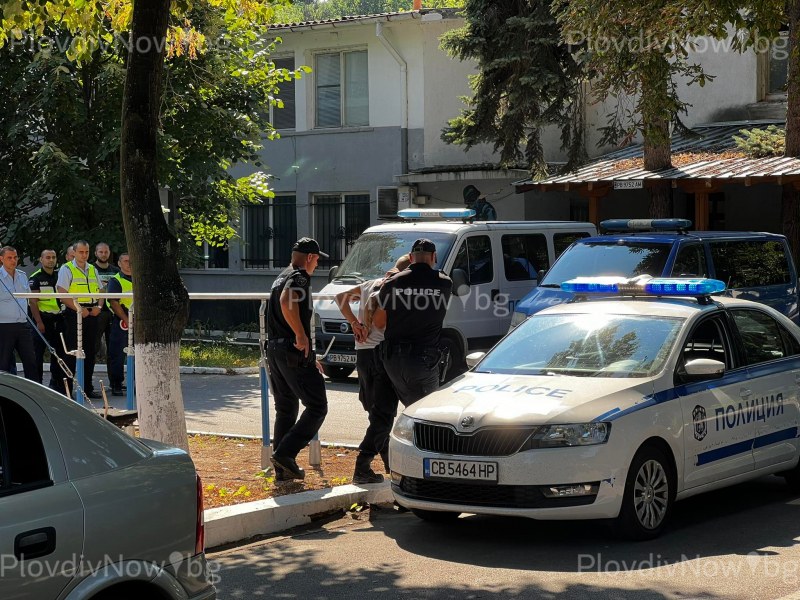 Полицаи в Пловдив показаха как се залавя неадекватен шофьор