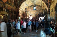 Стотици миряни се стекоха в Бачковския манастир за празника днес