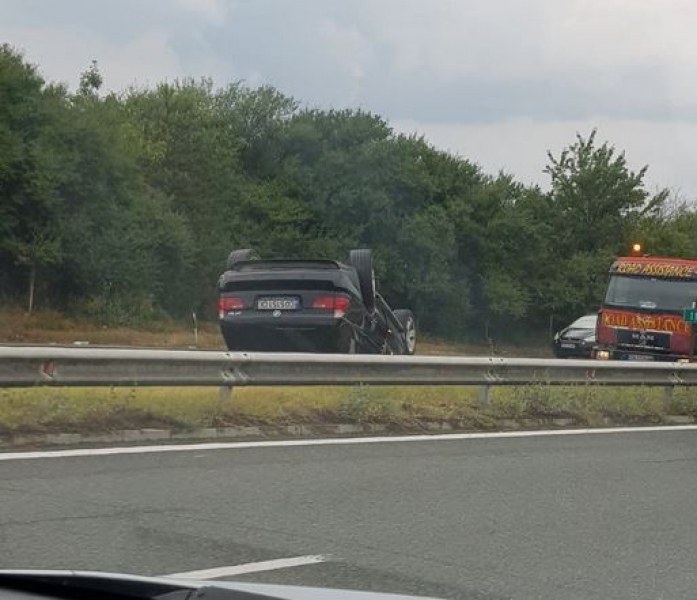 Нова катастрофа на магистралата край Пловдив, кола се преобърна