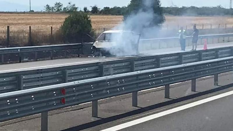 Отново! Кола изгоря на магистрала “Тракия“