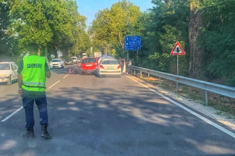 Две коли се удариха край Цалапица, мерцедес и рейс - в Пловдив