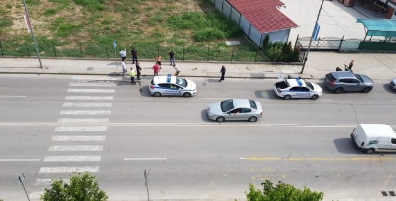 Пак инцидент с пешеходец в Пловдив, кола на заден ход удари жена