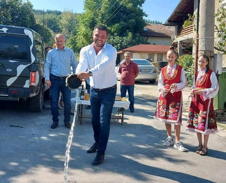 Прерязаха лентата на четири ремонтирани улици в община “Родопи“