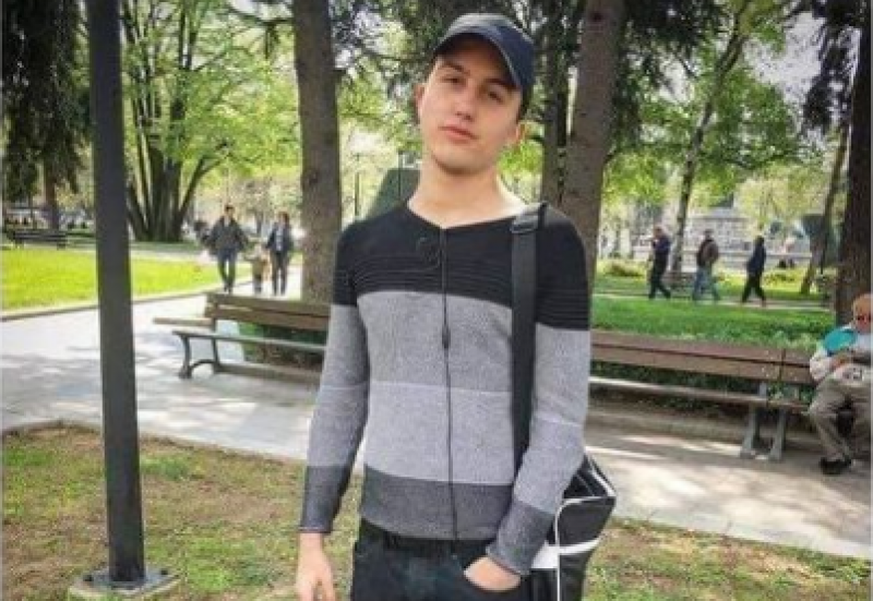 Да помогнем! 22-годишният Адриан страда от злокачествен тумор в мозъка