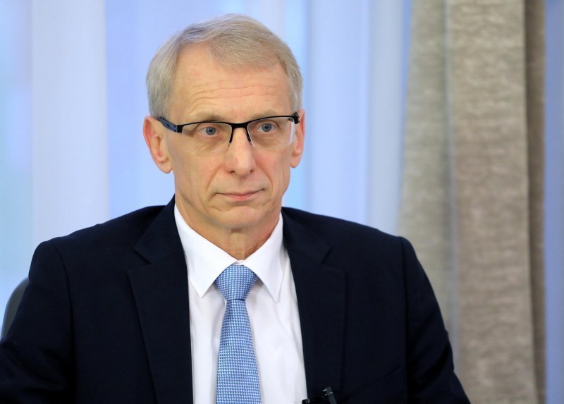 Бившият министър Денков: Направихме заплатите на учителите мотивиращи