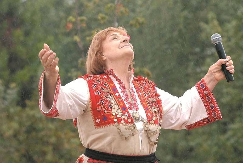 Да си спомним за Любка Рондова - голямата народна певица, родена на днешната дата