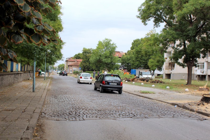 Пуснаха движението по част от ул. “Даме Груев“