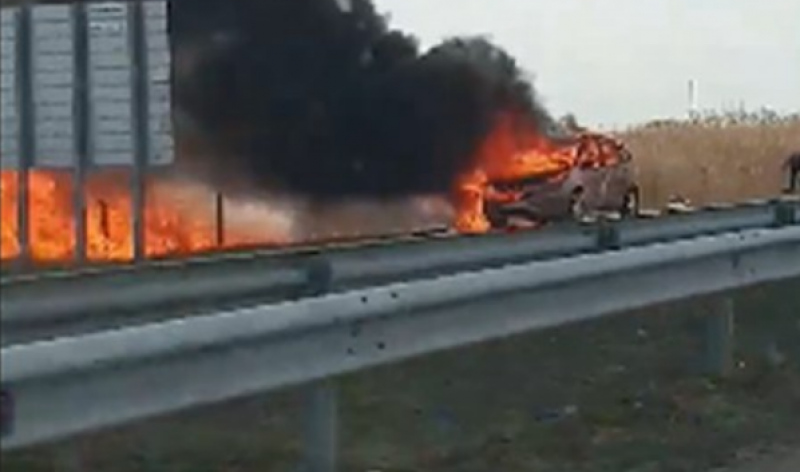 Джип с мигранти се запали на магистралата край Цалапица
