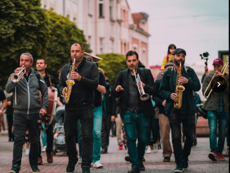 6Fest с ново издание в Пловдив, популярни певци стават улични музиканти