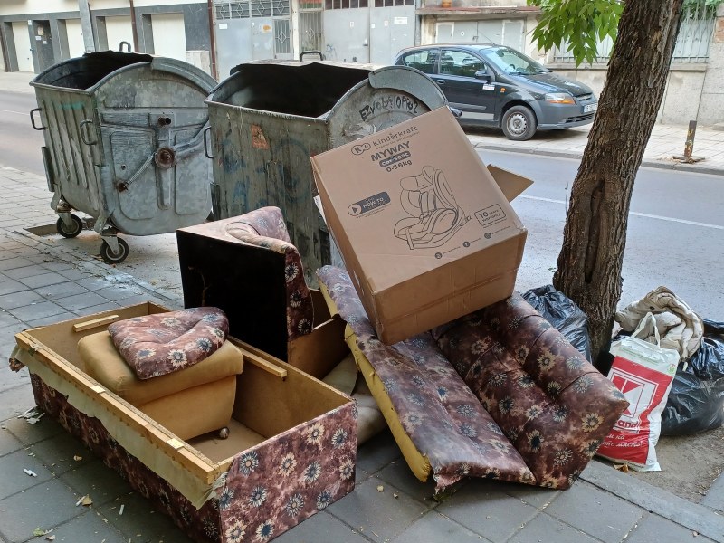Чистят шахти, мият улици, събират едрогабаритни отпадъци в Пловдив и идната седмица