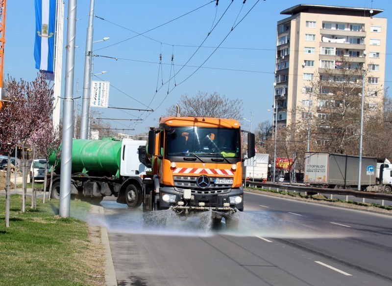 Мият по график улиците в Пловдив и следващата седмица