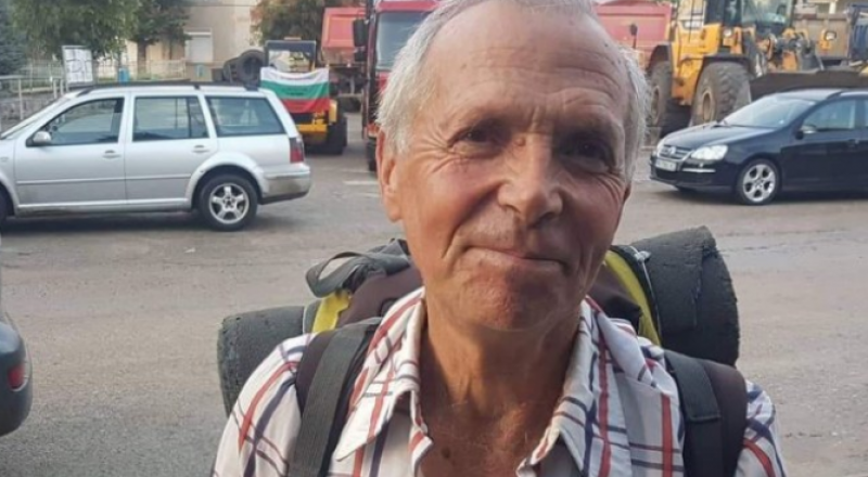 Възрастен мъж от Свищов дойде да помага в Каравелово