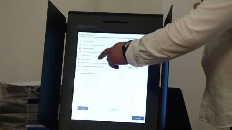 Тестова машина за гласуване на разположение на жителите в община Калояново