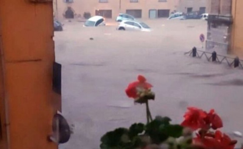Карлово поднесе съболезнования на италианска провинция, загубила жители в наводнение