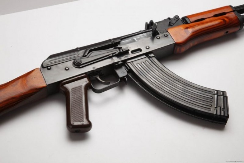 Оборудват армията с нови автомати “Калашников“ АК-47