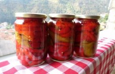 pecheni-chushki-med-da-pomislim-zimata-509.jpg