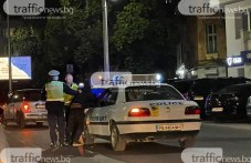Проснаха мъж на капака на патрулка след катастрофа в Пловдив
