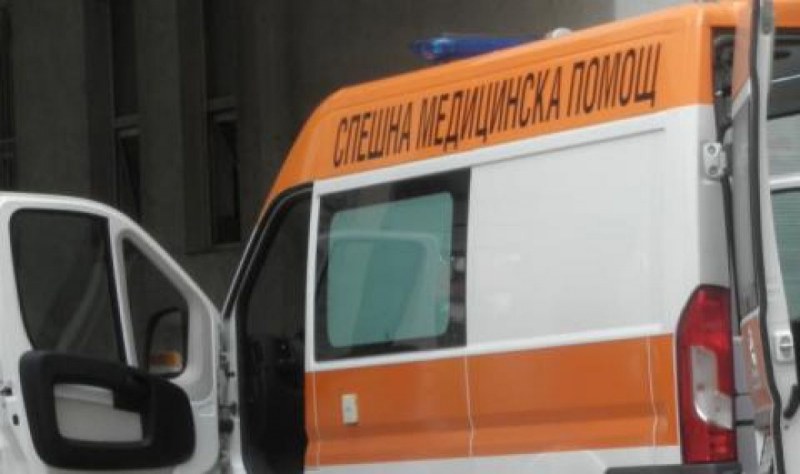 Рейс и кола се удариха в Пловдив, жена пострада