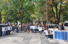 Близки на Тошко и Виктор от Стамболийски и днес на протест пред съда