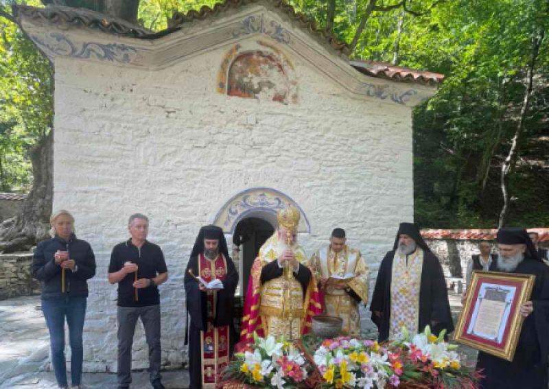 Обновено е аязмото край Бачковския манастир, където е открита чудотворната икона на Богородица