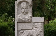 poklon-pred-pametta-legendarniia-orcho-383.jpg