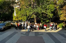 blizki-mladezh-zaplashen-ekstraditsiia-270.jpg