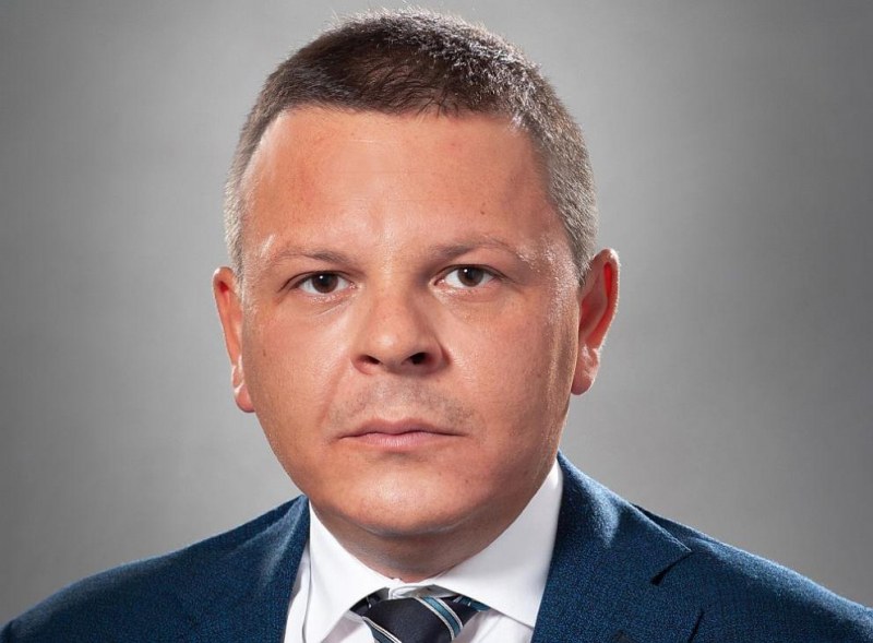 Министър: Ще се въведе система с паник бутони и видеорегистратори в такситата