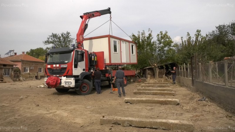 Още фургони ще бъдат доставени в бедстващото село Богдан