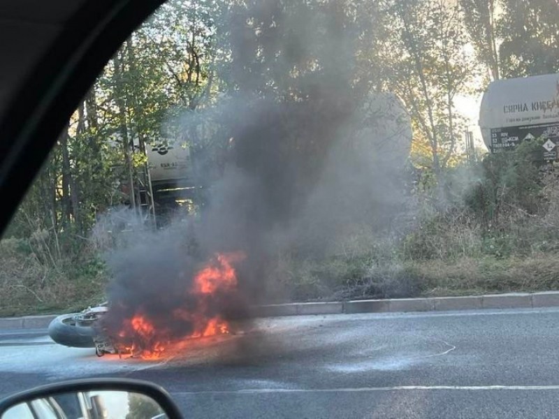 Тежка катастрофа с моторист стана на Асеновградско шосе