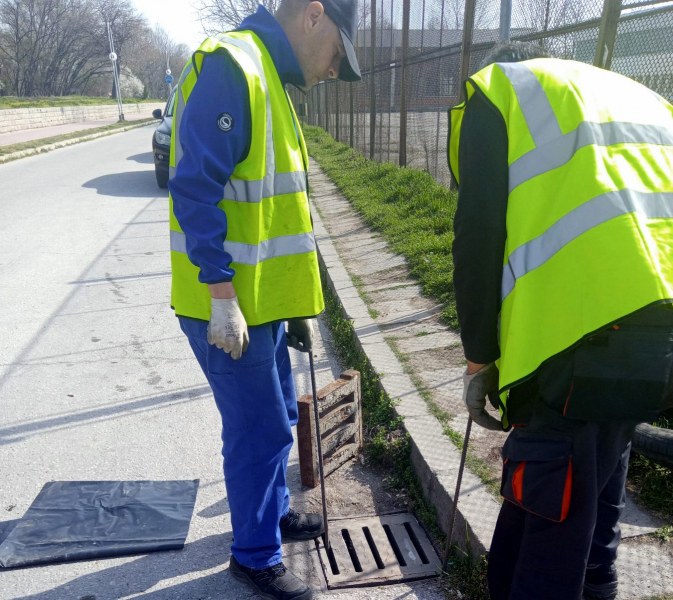 Вижте къде ще чистят шахтите в Пловдив следващата седмица, не паркирайте върху тях
