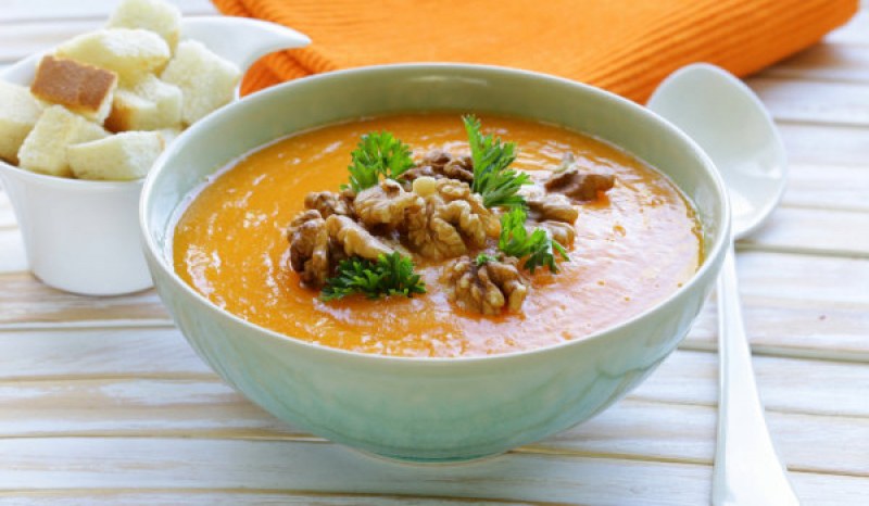 Страхотна крем супа с тиква и орехи - с вкус на есен и домашен уют Страхотна крем супа с тиква и орехи - с вкус на есен и домашен уют