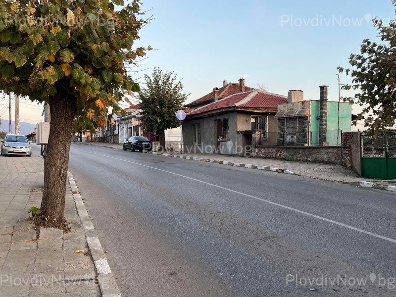 Кола блъсна дете в Карловско, шофьорът избяга