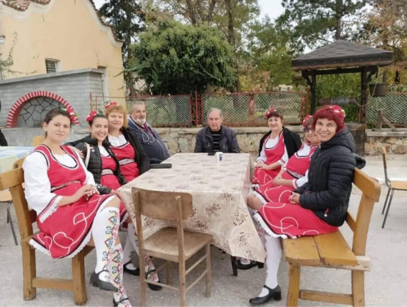 Музика, танци, настроение и българщина на събора в брезовското село Сърнегор