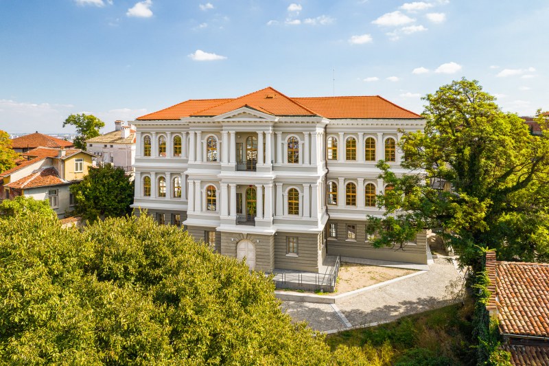 Градската галерия в Пловдив отвори от днес безплатно експозициите си за ученици и студенти
