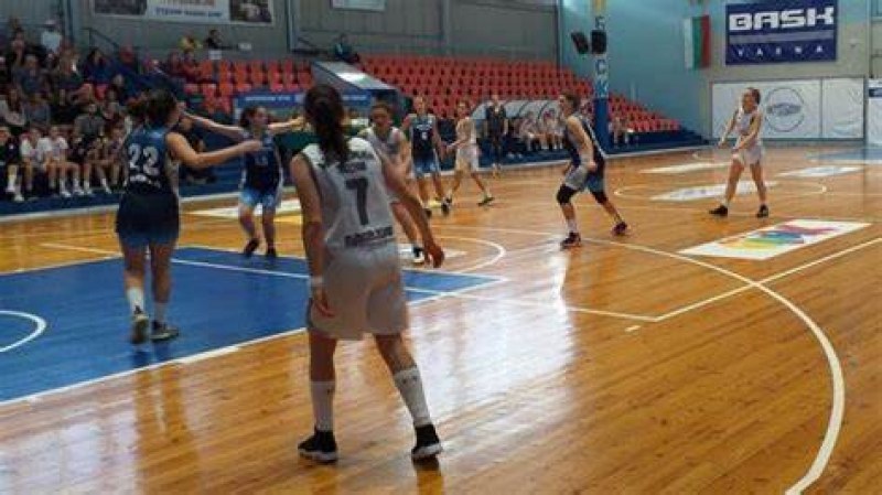 Баскетболистките от Академик се разминаха на косъм от победа Баскетболистките от Академик се разминаха на косъм от победа