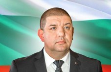 atanas-kalchev-1-noemvri-e-svetla-data-370.jpg