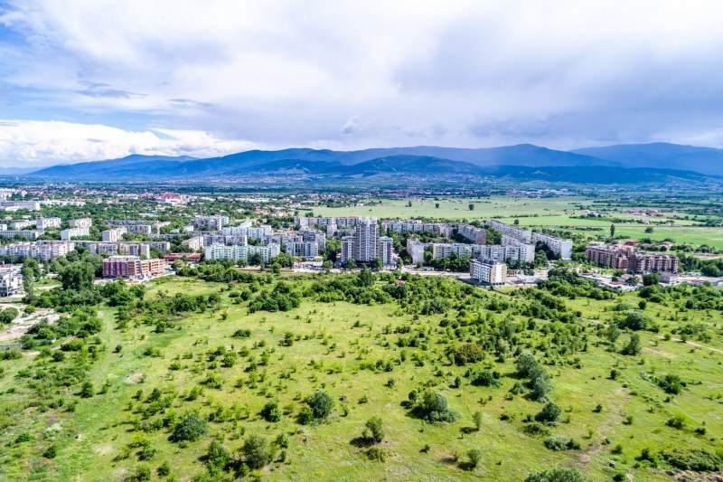 Седмицата започва със слънце, облачността в Пловдив намалява
