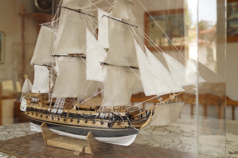 Майстор дърводелец от Перущица твори красиви пана и макети на кораби