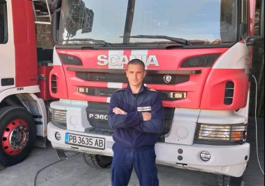 Иван от Садово вече два месеца помага на пострадалите от Подбалкана