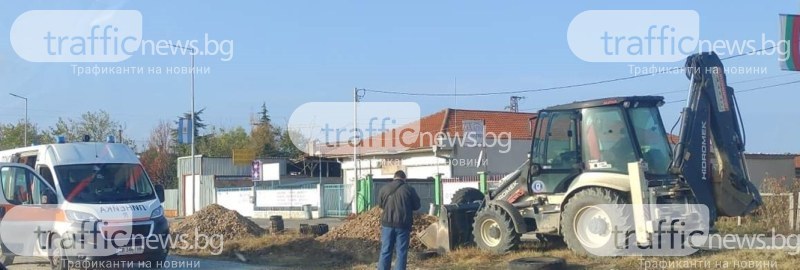 Нелеп инцидент в Коматево, мъж падна и се заклещи