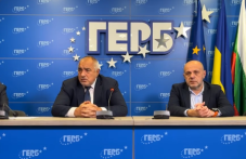 boiko-borisov-opitvat-se-da-ni-385.png