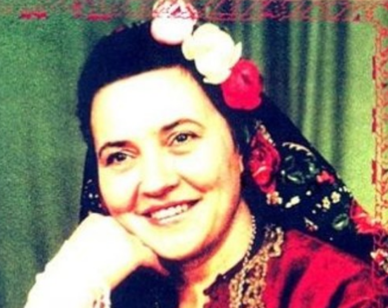 Да почетем паметта на Надежда Хвойнева, голямата родопска певица, родена на днешната дата