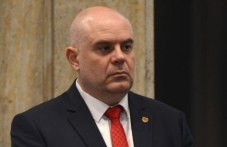 ivan-geshev-vreme-e-polititsite-da-354.jpg
