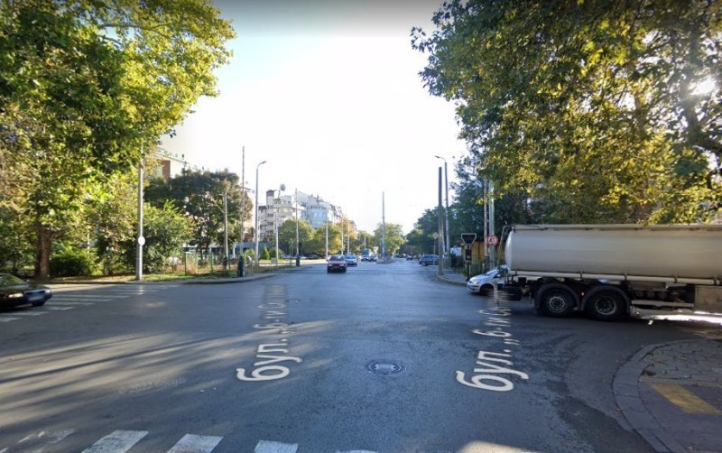 Сериозна ВиК авария затвори движението по важен булевард в Пловдив