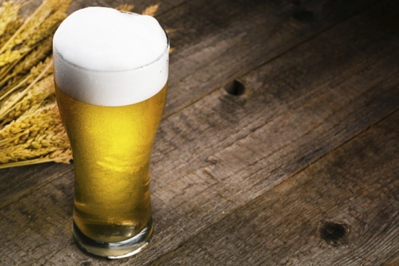 Учени: Само една бира или чаша вино на ден състаряват мозъка