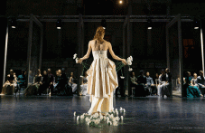 izlozhbi-kinomaniia-vino-i-ana-karenina-685.gif